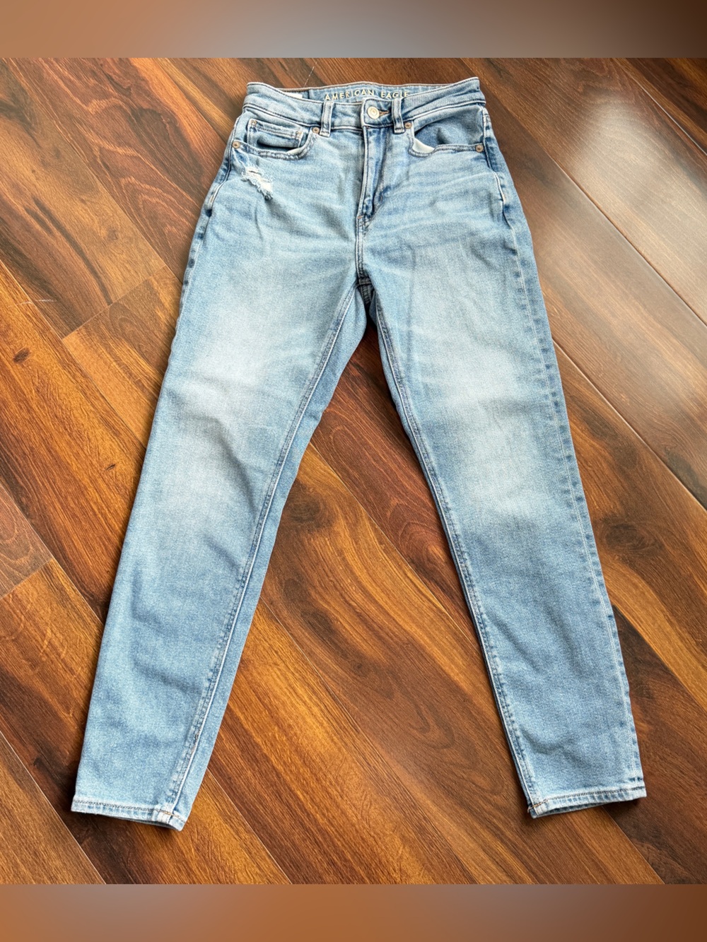 American Eagle Mom Jean High Rise Straight Light Wash Womens 00